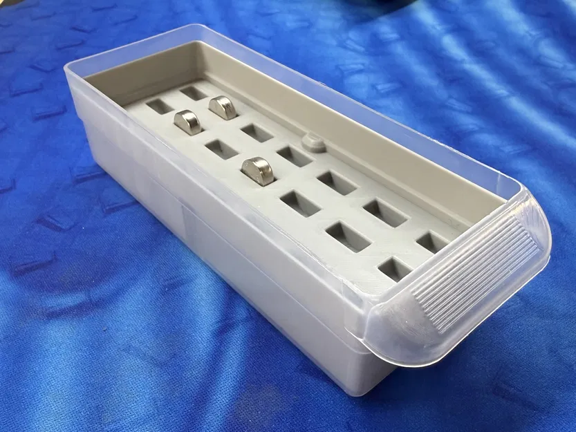 Khay đựng pin LR44 cho ngăn kéo nhỏ Akro Mils - Image 1