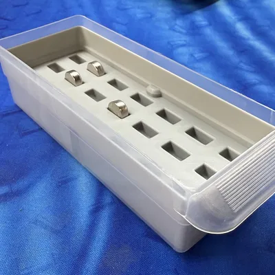 Khay đựng pin LR44 cho ngăn kéo nhỏ Akro Mils