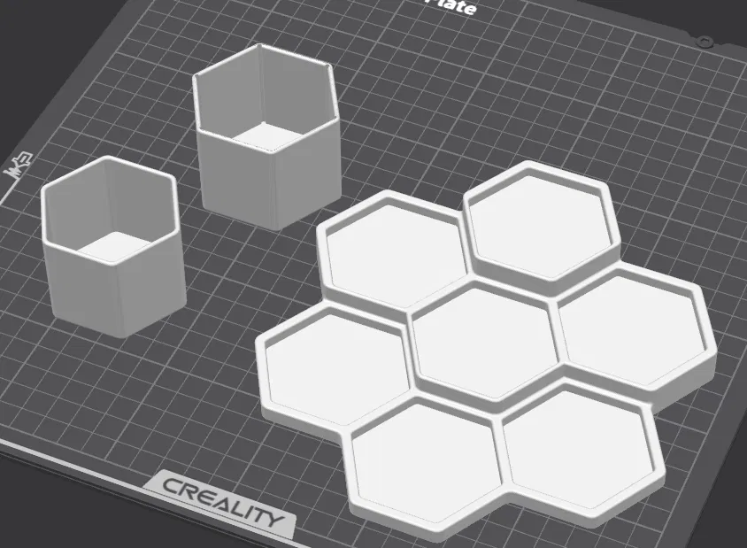 Hộp Lục Giác Có Nắp và Đế Đựng Nhãn Niimbot - Image 1