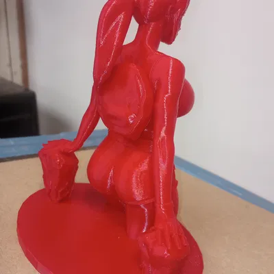 Nữ Thám Hiểm Bốc Lửa Trong Tàn Tích