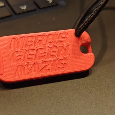 Còi "Nerds chống Phát xít" Phiên bản Dẹt