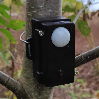 Vỏ ESP32-CAM trail camera + PIR + pin 18650 + thẻ SD, không cần supports