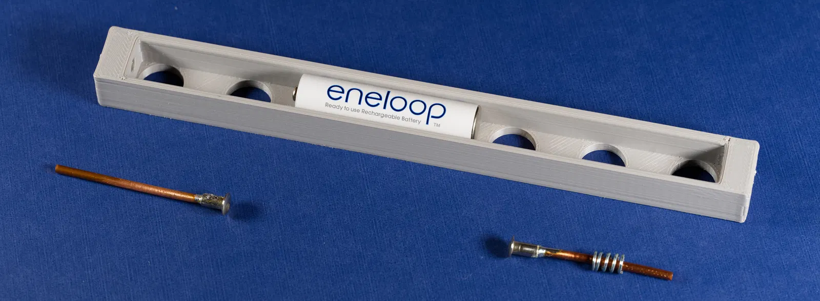 Khay giữ 3 pin AAA để sạc (3X AAA Battery Holder for Charging) - Image 2