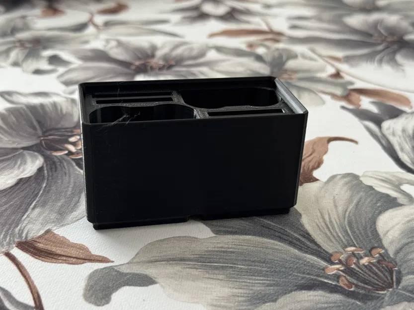 GridNikFinity: Hộp Gridfinity 2x1 cho 2 pin Nikon EN-EL15 & 4 thẻ XQD - Image 1