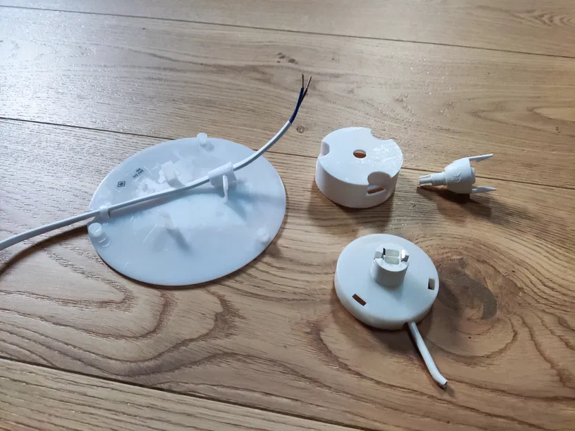 Adapter Ikea Solbo hỗ trợ bóng đèn E14 - Image 2