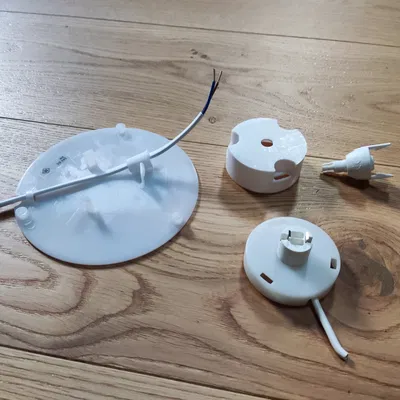 Adapter Ikea Solbo hỗ trợ bóng đèn E14