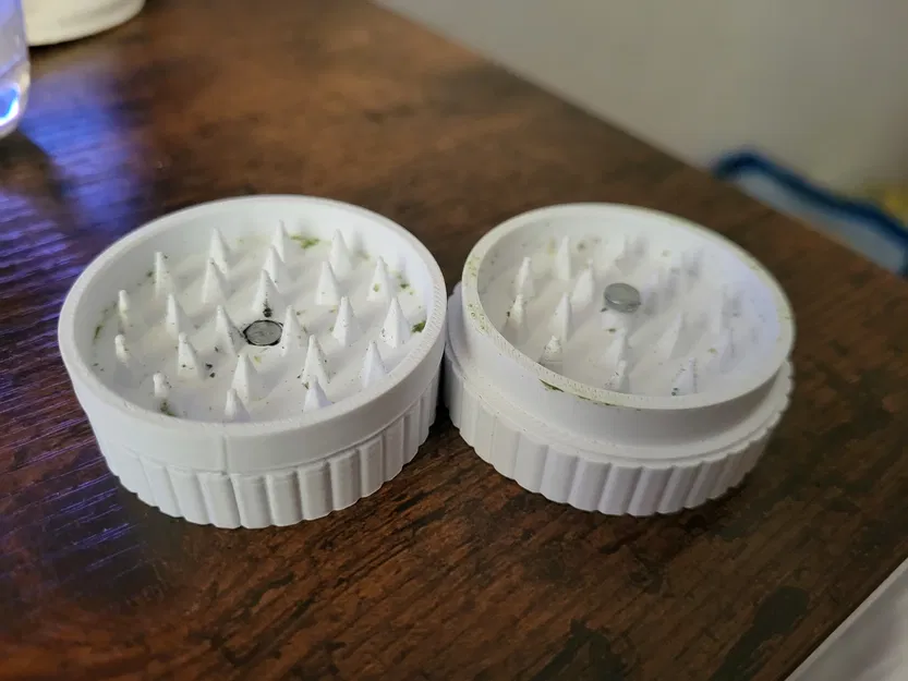 Weed Grinder (có chỗ gắn nam châm) - Image 1
