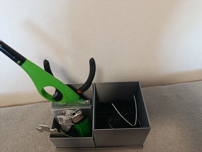 Giá đựng dụng cụ và thùng rác - Image 1