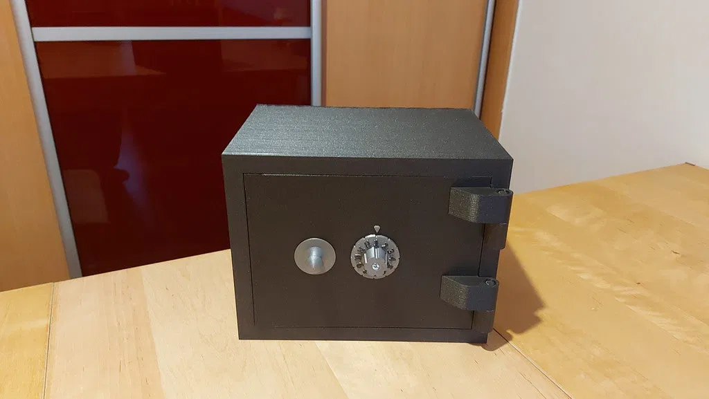 Combination Safe (Két sắt khóa số) - Bản remix - Image 1