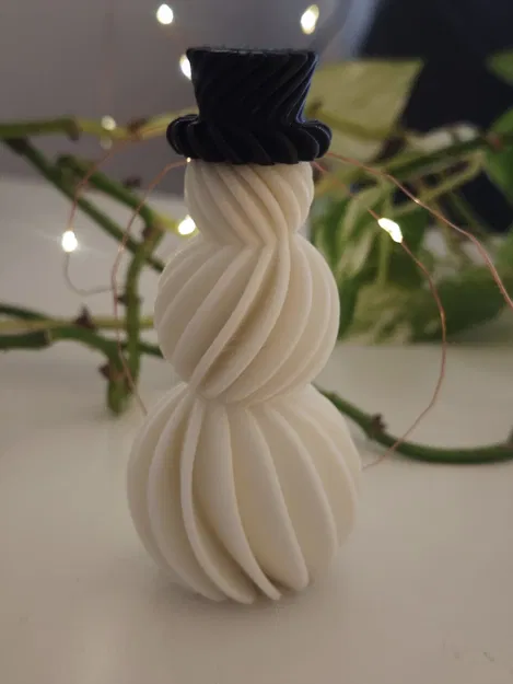 Everydays 036 – Người tuyết xoắn ốc đội mũ chóp - Image 3