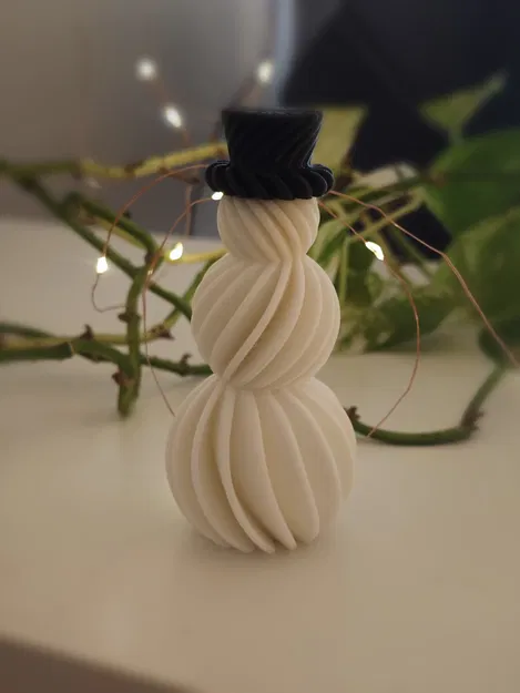 Everydays 036 – Người tuyết xoắn ốc đội mũ chóp - Image 5