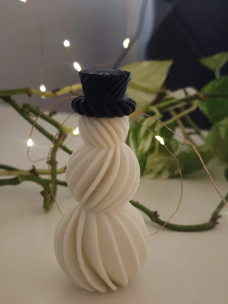 Everydays 036 – Người tuyết xoắn ốc đội mũ chóp - Image 9