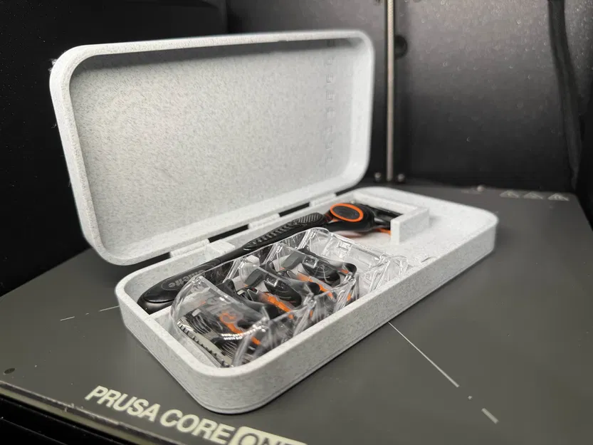 Hộp du lịch dao cạo Gillette Fusion kèm ngăn đầu lưỡi (Print-in-Place, No Supports) - Image 3