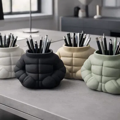 Ống Cắm Bút Áo Phao 110mm – Organizer Bàn Làm Việc Ấm Áp, In Nhanh & Bền