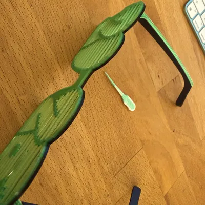 Kính tiệc 2026 (Party glasses 2026)