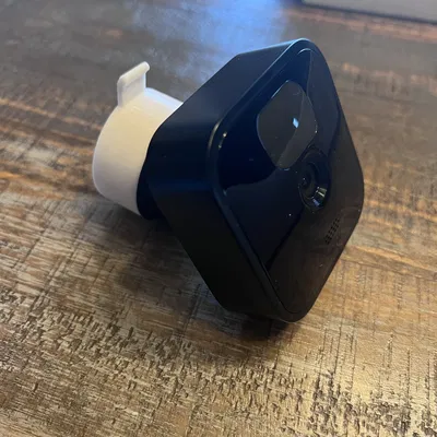 Ngàm gắn Blink cho vách ốp Vinyl (Blink Mount - Vinyl Siding)