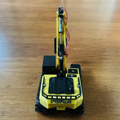 RC Excavator – Model Fusion 360 lắp ráp sẵn kèm logo CAT