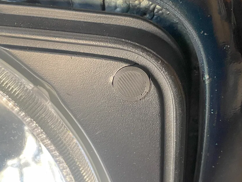 Nắp che ốc lưới tản nhiệt 4 tròn VW Golf 1 Cabriolet Facelift (1988-1993) - Image 2