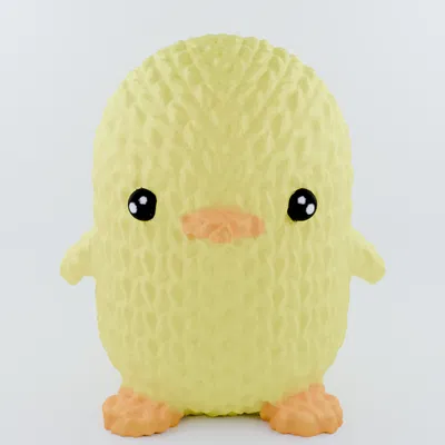 Chú Vịt Nhỏ Không Bỏ Cuộc: Tượng Vịt Đan Len