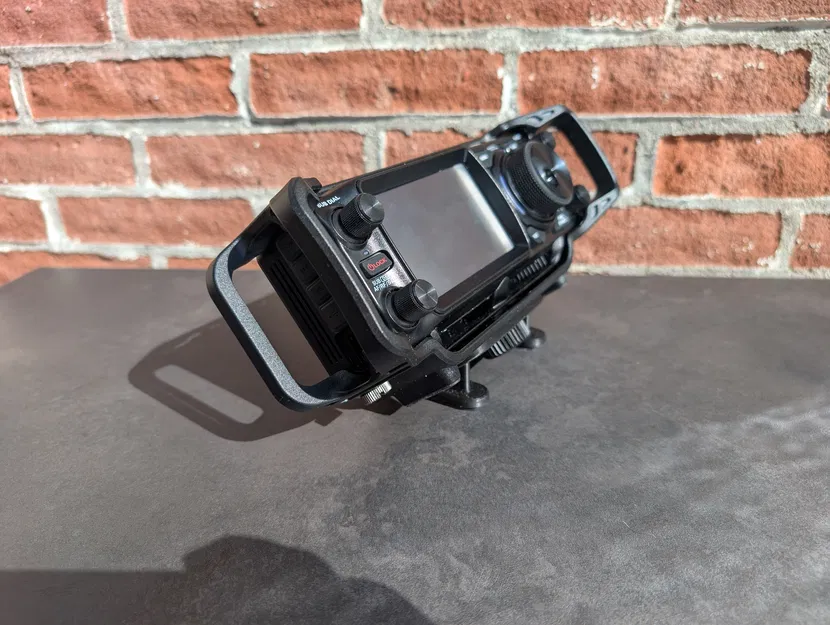 Chân đế nghiêng 37° cho Yaesu FTX-1 Field (dùng với SPG-1 Carrying Protector) - Image 1