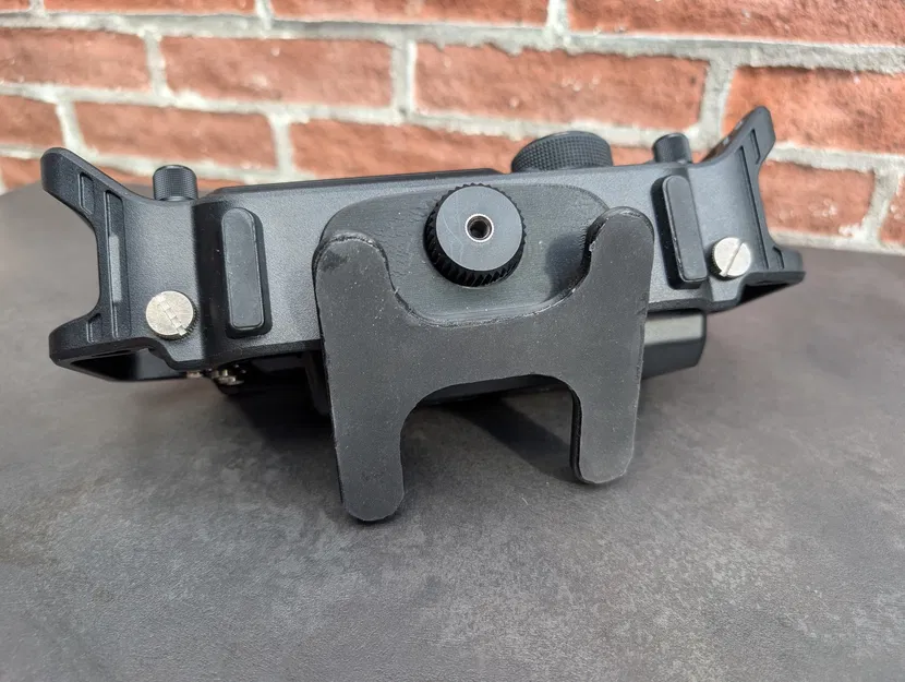 Chân đế nghiêng 37° cho Yaesu FTX-1 Field (dùng với SPG-1 Carrying Protector) - Image 2