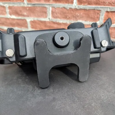 Chân đế nghiêng 37° cho Yaesu FTX-1 Field (dùng với SPG-1 Carrying Protector)