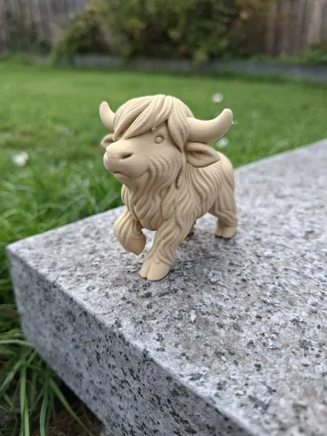 Bò Highland Đi Bộ (Walking Highland Cow) - Image 1