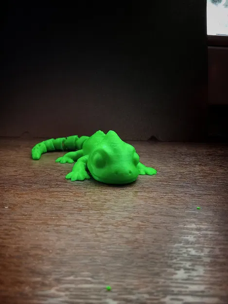 Tắc kè dễ thương – đồ chơi khớp nối (Articulated) – free to sell - Image 1