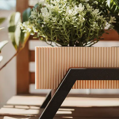 Chậu Cây Có Chân Đế (Legged Plant Pot)