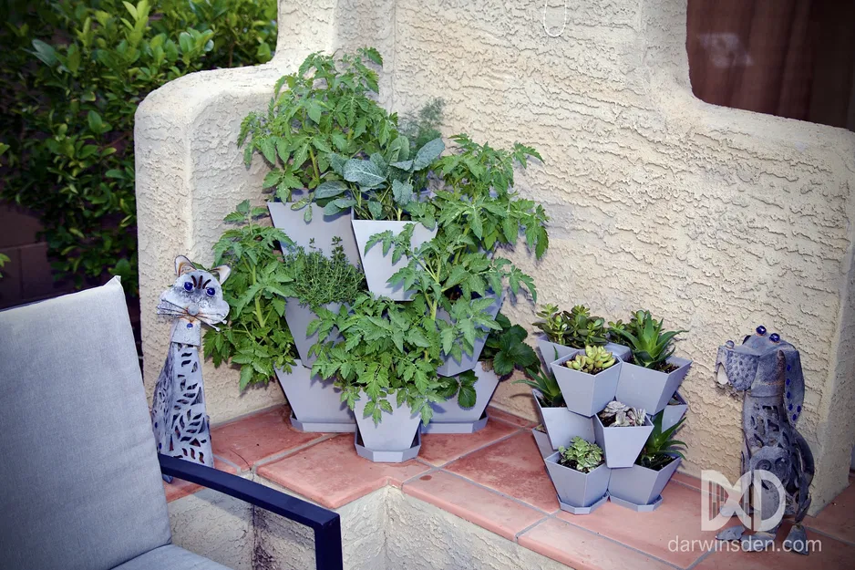 Chậu Trồng Cây Dạng Đứng Xếp Tầng (Vertical Stackable Planter) - Image 1