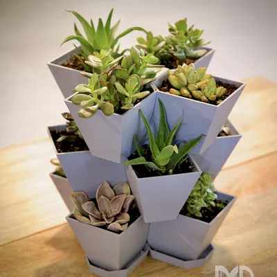 Chậu Trồng Cây Dạng Đứng Xếp Tầng (Vertical Stackable Planter)