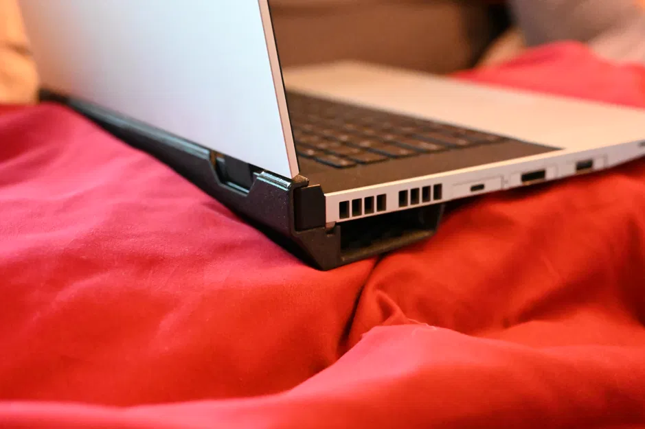 Framework 16 Bottom Mesh Spacer kèm ngăn Expansion Card (không dGPU) - Image 2