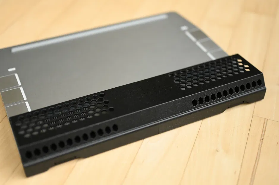 Framework 16 Bottom Mesh Spacer kèm ngăn Expansion Card (không dGPU) - Image 7