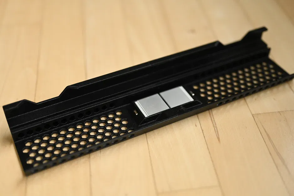 Framework 16 Bottom Mesh Spacer kèm ngăn Expansion Card (không dGPU) - Image 9