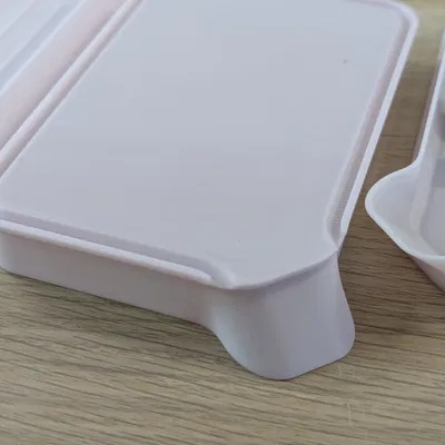 Khay phân loại xếp chồng kèm phễu (Stackable sorting tray with funnel)