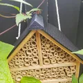 Mái Insektenhotel (Insect hotel) có ngói và đầu hồi - Thumbnail 1
