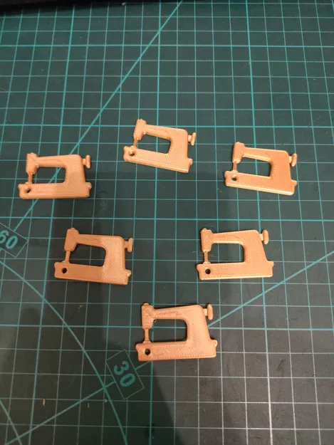 Móc khóa Máy May (Sewing Machine Keychain) - Image 2