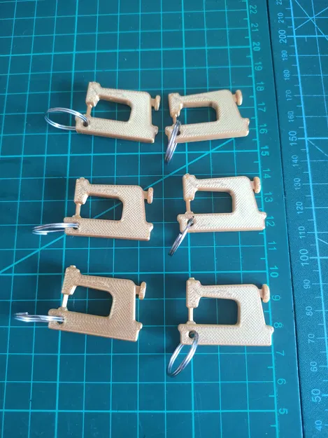 Móc khóa Máy May (Sewing Machine Keychain) - Image 3