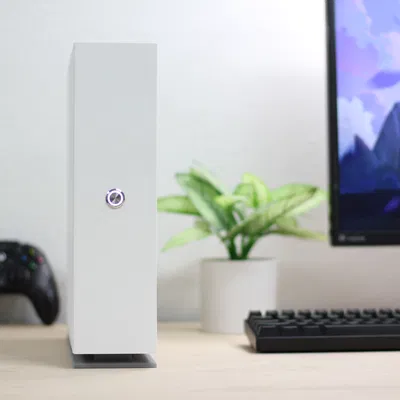 SUG-CUN-SOL – Vỏ PC gaming in 3D 8.2L kiểu console dựng đứng