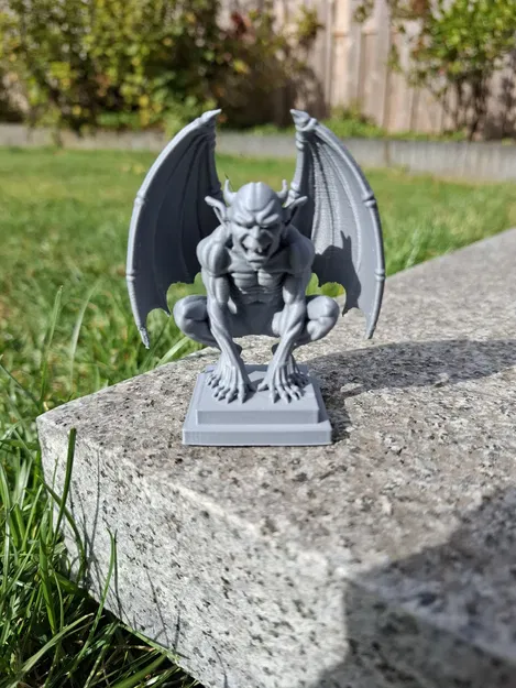 The Winged Sentinel – Gargoyle hộ vệ có cánh - Image 1