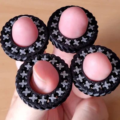 Nhẫn fidget gear với bánh răng ngoài ăn khớp (herringbone) để kéo nhau