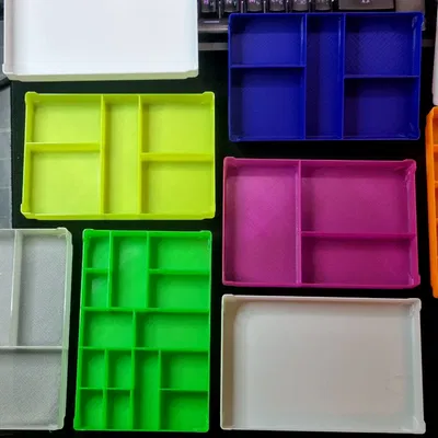 Hộp đựng xếp chồng (Stackable container)