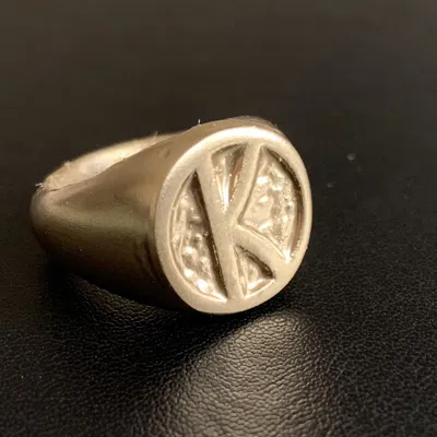 Nhẫn signet Kingsman