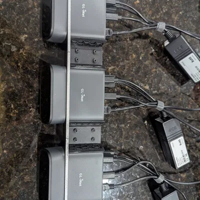 Giá gắn rack GL.iNet Comet Pro (GL-RM10) (Rack Mount)