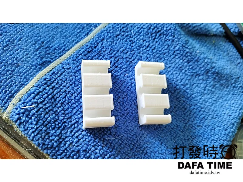 Khung giữ dây cáp mạng RJ45 - Image 1