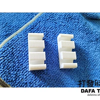 Khung giữ dây cáp mạng RJ45