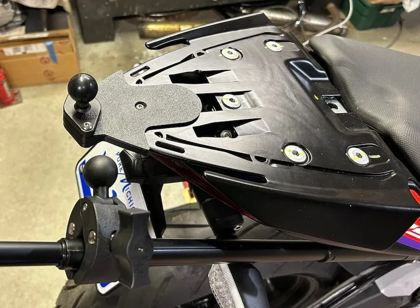 Ngàm gắn camera Insta360 cho Aprilia RS457 - Image 2