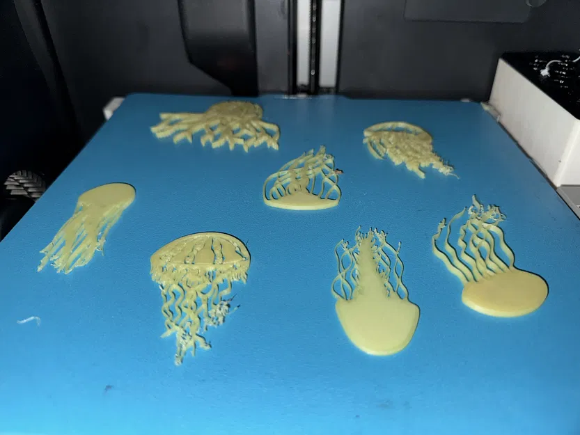 Sứa phát sáng trong bóng tối (Glow in Dark Jelly fish) - Image 1