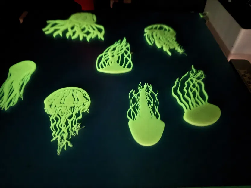 Sứa phát sáng trong bóng tối (Glow in Dark Jelly fish) - Image 2