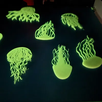 Sứa phát sáng trong bóng tối (Glow in Dark Jelly fish)